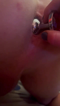 Spicy Couple: Man geniet van een paasochtend vuist door vrouw