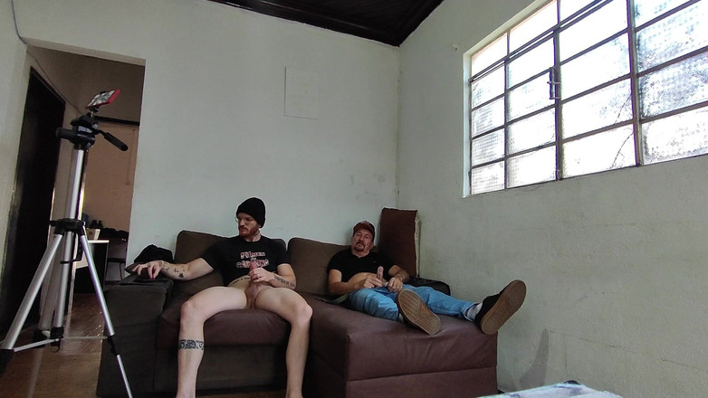 carmonaoficial: Carmona en Carlos Urach masturberen samen