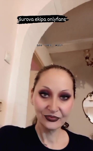 Dominatrix Redsonyja: Jsem přirozený akt tak spontánní jako blesk. Co přijde k...