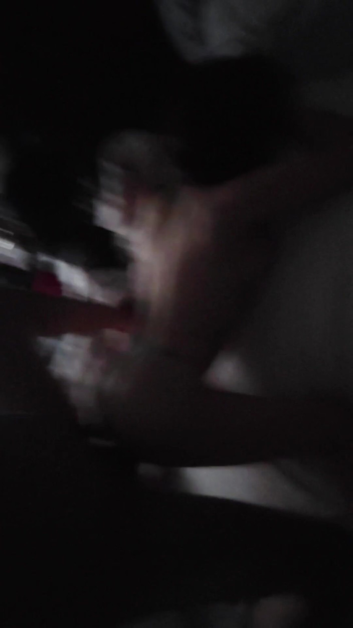 Pussy hound: सेक्सी खूबसूरत फूली गांड वाली सौतेली बहन के नकली स्तन और तंग चूत है