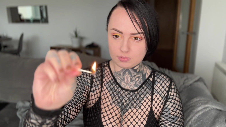 Miss Valentina: Brincando com fogo