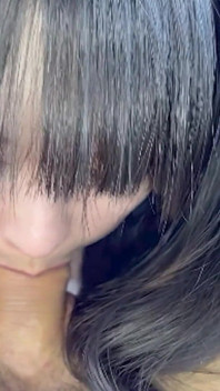 Zierliche süße koreanerin wird von großem schwanz gedehnt - creampie