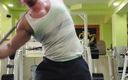 Michael Ragnar: 弯曲肌肉和高潮 91 公斤