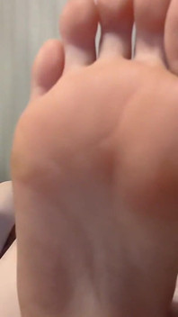 Número Mágico De Padrastro 4: Ganar Tu Semen Con Mis Manos Y Pies