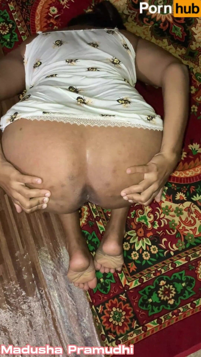 Tiyana: Hotwife 性高潮中出到处都是阴户并被狠操