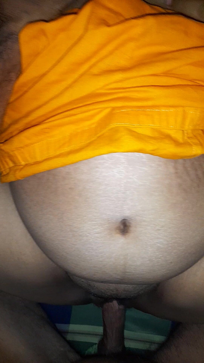 Md Ashik Ahmed: Hoy me follé a mi esposa con todo el contenido.