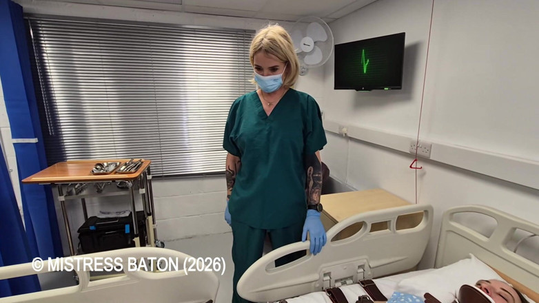 MistressBaton: The Pussy Ward, Épisode 1: Sondage Et Inspection De La Chatte
