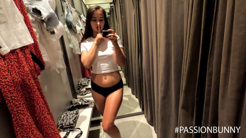 PassionBunny: Quik Pussy Games in Shopping Mall