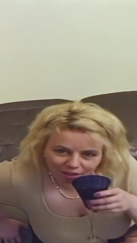 Britse huisvrouwenfantasieën opgeschaald met Julie