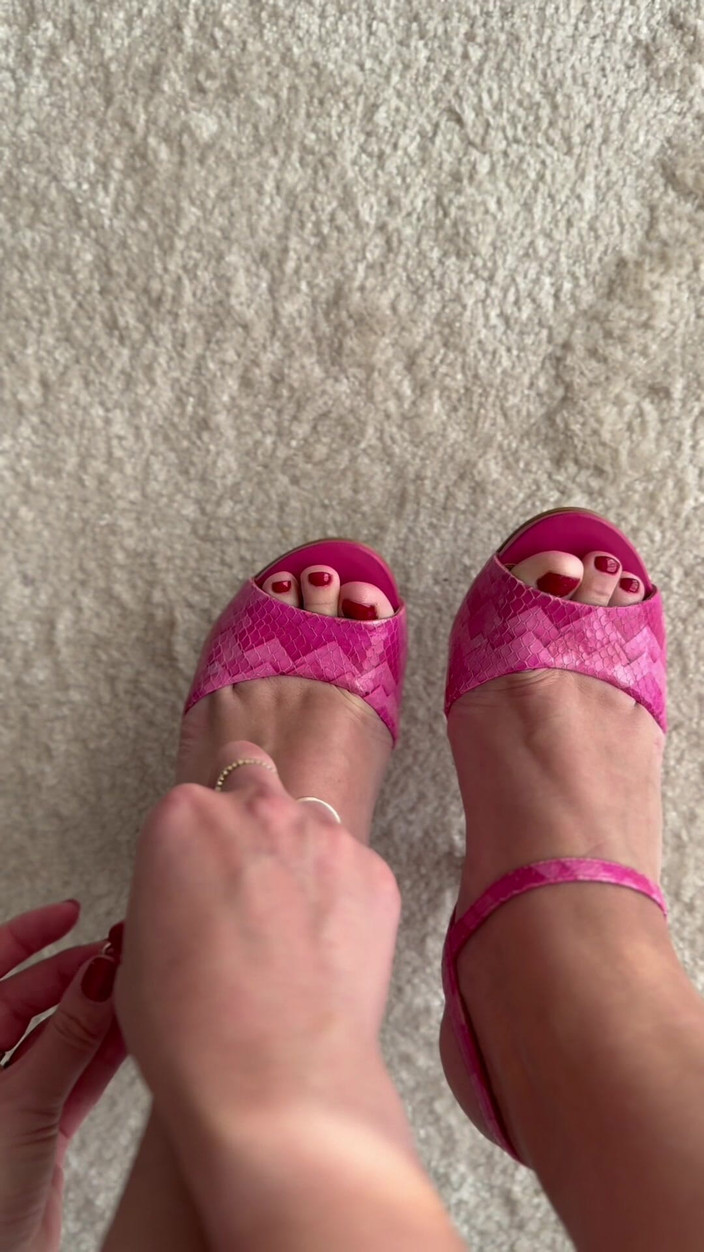 Velvet Witch 87: 足の愛好家のためのフィッティング