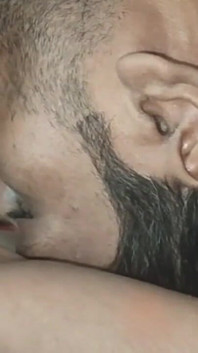 Priya bhabhi lucky grandi tette calde succhiata da pizza boy