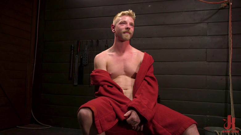 Kink Men Classics: Cody Winter: tlačena na maximum a vezme to všechno