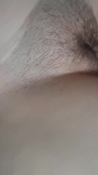 Stiefzus vroeg om haar natte poesje te neuken na het kijken naar porno.