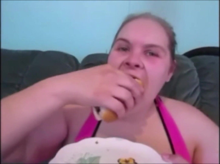 Sadee Rain: Sucking Sadee dick then shooting her cum on my hotdog...