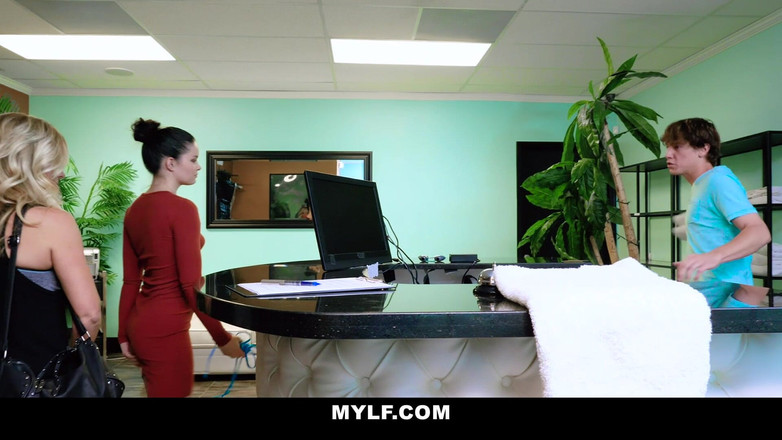 Mylf Official: Tanning Her Bushless Box