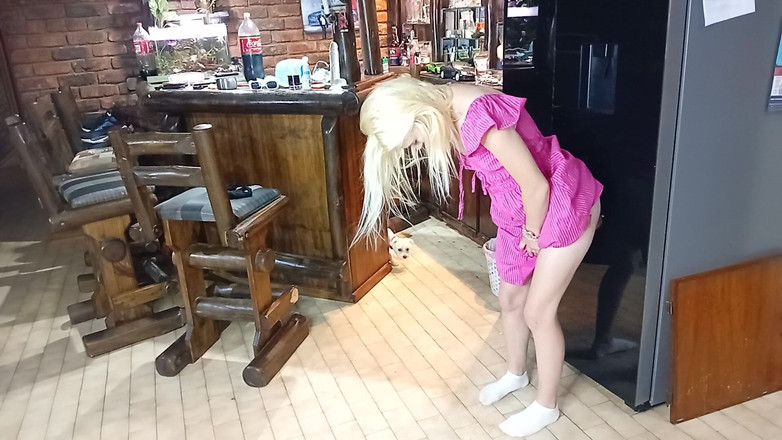 18blondteen: Ich ficke den kühlschrank, während mein freund zuschaut