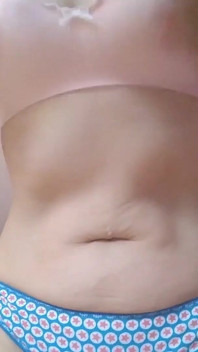 私はパンティーとパンティーなしで両方の猫を触った、あなたがffrom ginnaggに尋ねたように、パンティーの匂いを嗅いだ