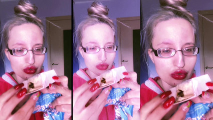 FinDom Goaldigger: Asmr batom vermelho e mini bolo comendo