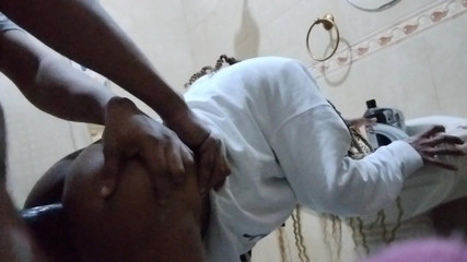 Island Bratz: Mój tyłek nigdy nie będzie taki sam