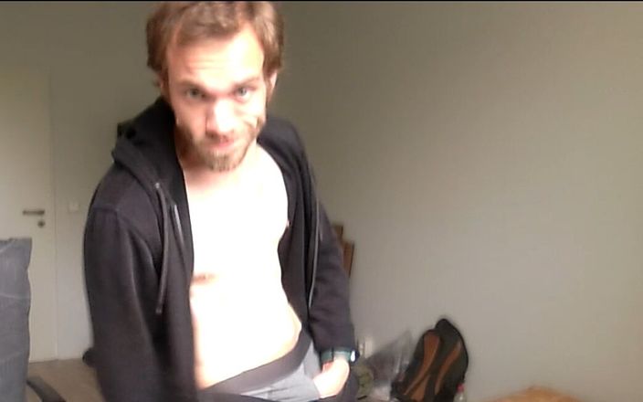 XlPmml: bator bro gooning uit als een gek in de gastenkamer