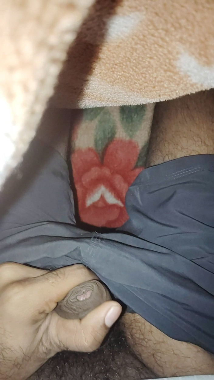 Xxxboyengi: Cowok india ini lagi asik masterbasi sama kontol besar