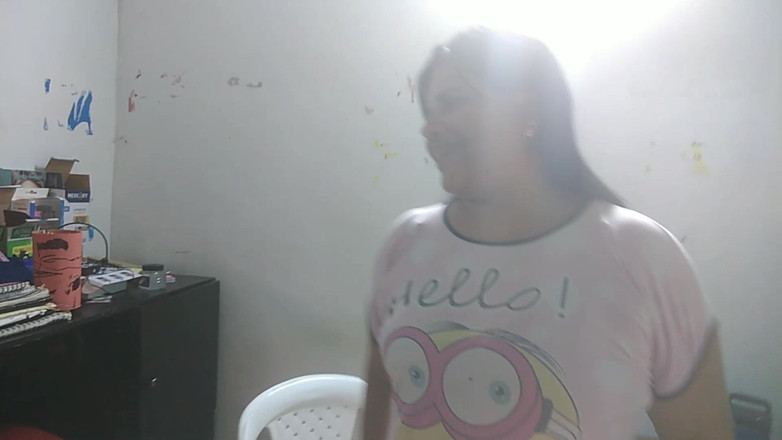 Adribella69: Meu marido vai trabalhar e você me deixa super quente...