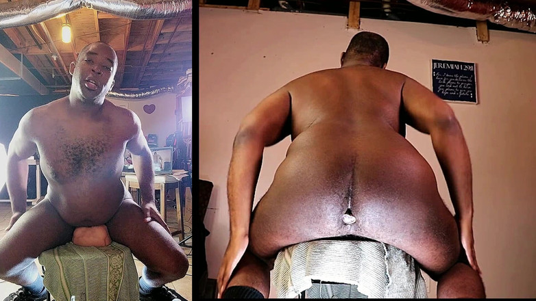 Blkbamaboi73: Cowok kontol besar ini lagi asik ngentot pantat bahenolnya pakai...