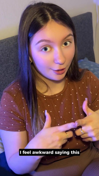 Descubrí Que Mi Novia Rara Está Haciendo...