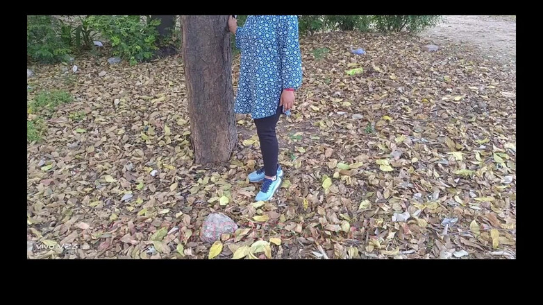 Hotty Jiya Sharmaa: Proprietarul a sunat fata de la sat acasă și a spart...