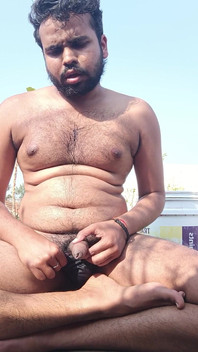 Gara-gara nggak bisa kencing, itu sebabnya masturbasi sampai muncrat