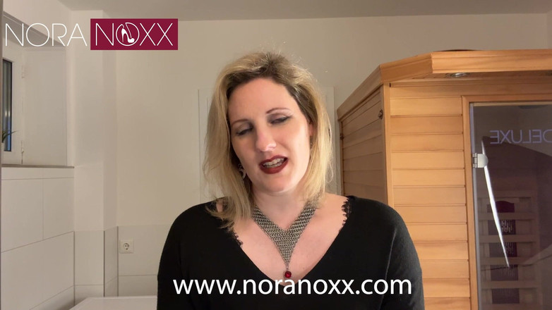 NoraNoxx: CMNF: Tentang Tadi Malam: Wanita Telanjang, Pria Berjas Dan Bak...