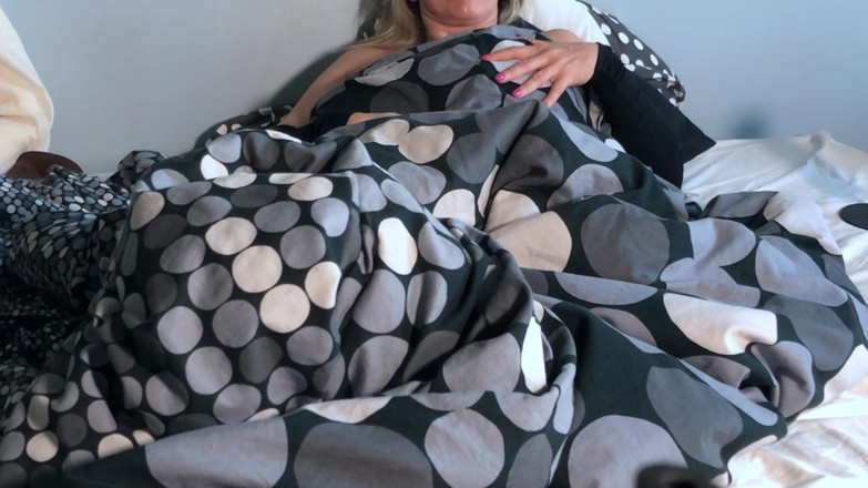 Couplehamster: 我丈夫在他不在的时候，2月9日通过Chatroulette的摄像头发现我和陌生人有关系