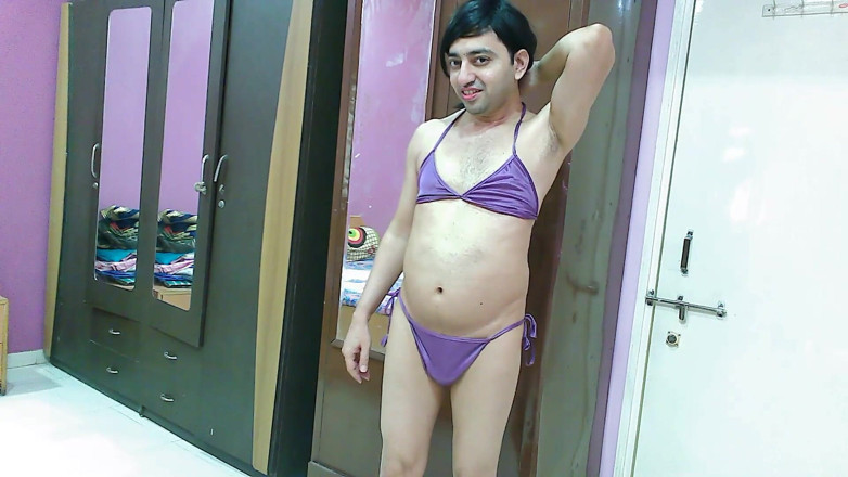 Cute & Nude Crossdresser: Сексуальный кроссдрессер-сисси фембой Sweet Lollipop в бикини из веревок.