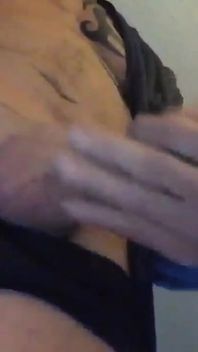 Tittar upp på Min kuk