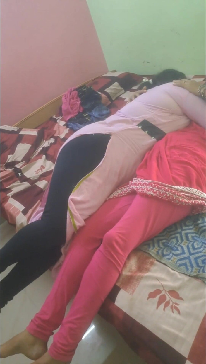 Tamil lesbian: Unties lesbiche catturate dal fidanzato