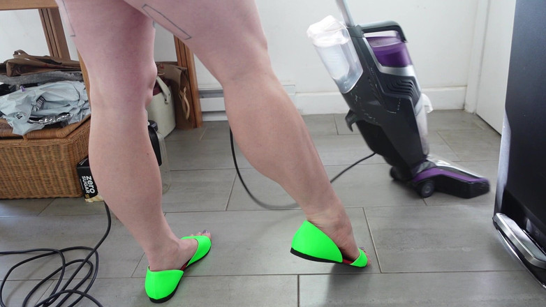 Deanna deadly: Vițe musculoasi vid în Lime Green Flats