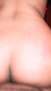 La prima registrazione di Noelitta, ama il sesso, ha 19 anni e preferiva tutto ciò che c'era nel culo