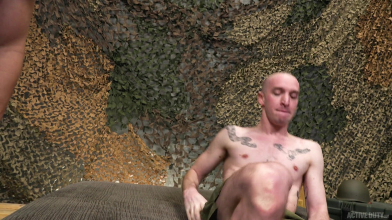 Active Duty: ActiveDuty - der heiße Af-Soldat Nick Clay ruft zum Bohrdienst auf