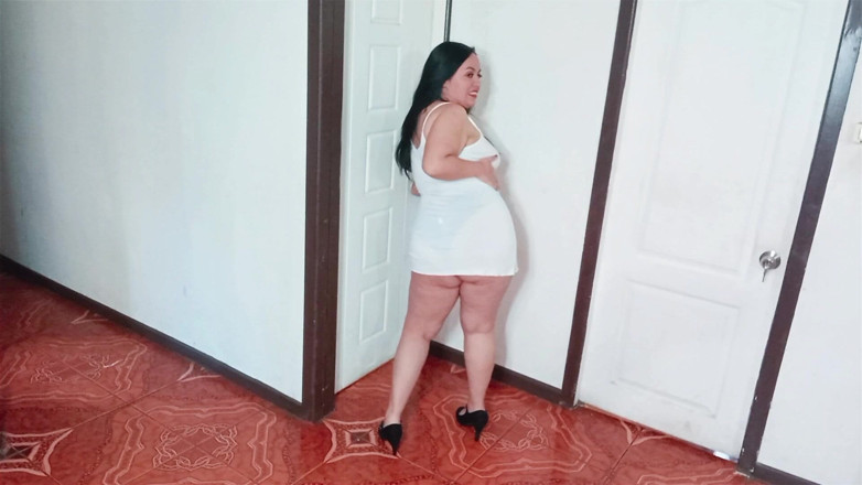 Kellyhotstepmom: Aşkım, beyaz giyinmiş halimi beğendin mi?