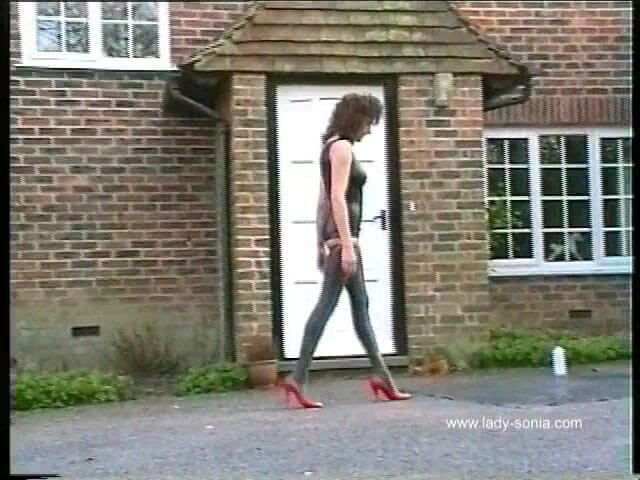 Lady Sonia: Rubber in Mayfield