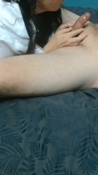 Gros nichons suce une bite