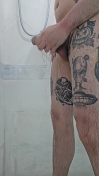 Chubby ditangkap tersentak di bilik mandi