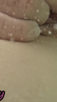 Blankziehen Mit Meiner Muschi Vor Einem Studenten Im Öffentlichen Schwimmbad Und Hilft Mir Beim Masturbieren POV 4K