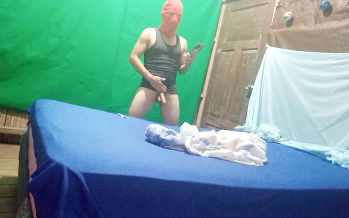 Martin13: Incroyable! Ma belle-mère me demande de faire une scène porno...