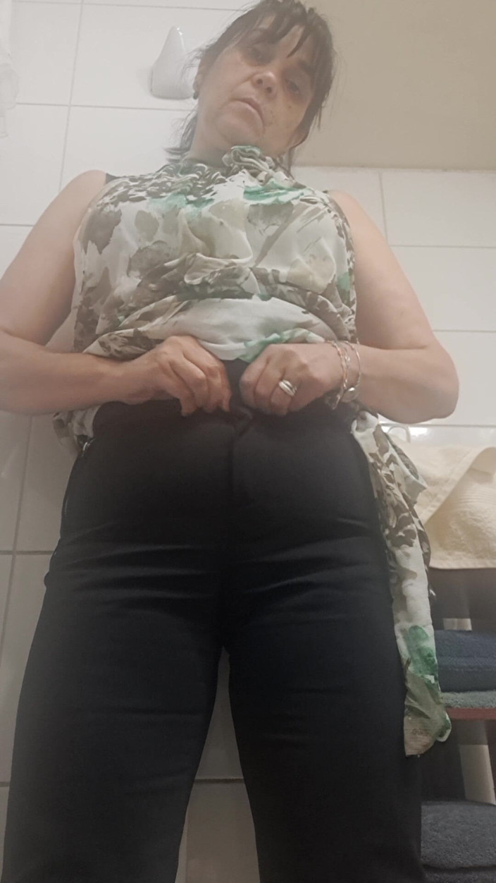 Mommy big hairy pussy: Heiße, sehr haarige Stiefmutter
