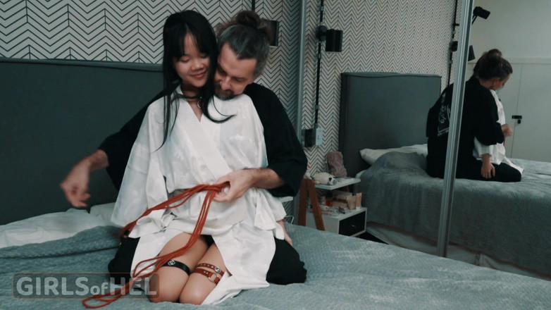 Girls of Hel: Teen châu Á mặc kimono bị trói và đụ