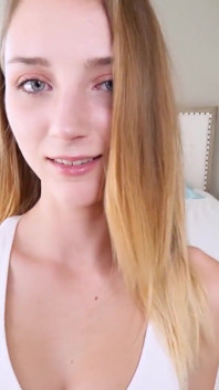 Amatérská teenagerka Macy Meadows stříká po celém castingském agentovi - Pov