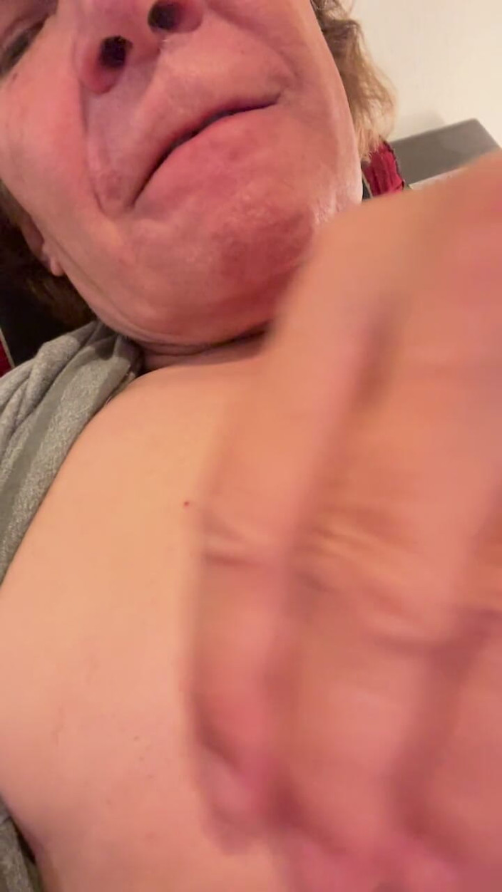 Mitchie: My Sluts Nipple Training