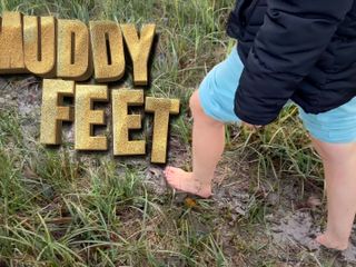 Wamgirlx: Muddy feet in a swampy bog