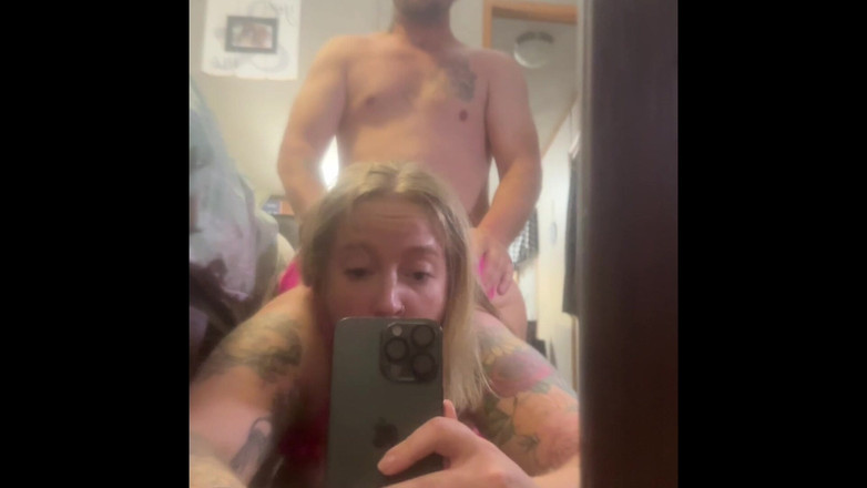 Daddy Pierz: 这个婊子非常需要爸爸的鸡巴，她像个好女孩一样从屁股里吃了一个内射！